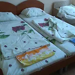 песента на морето Обзор